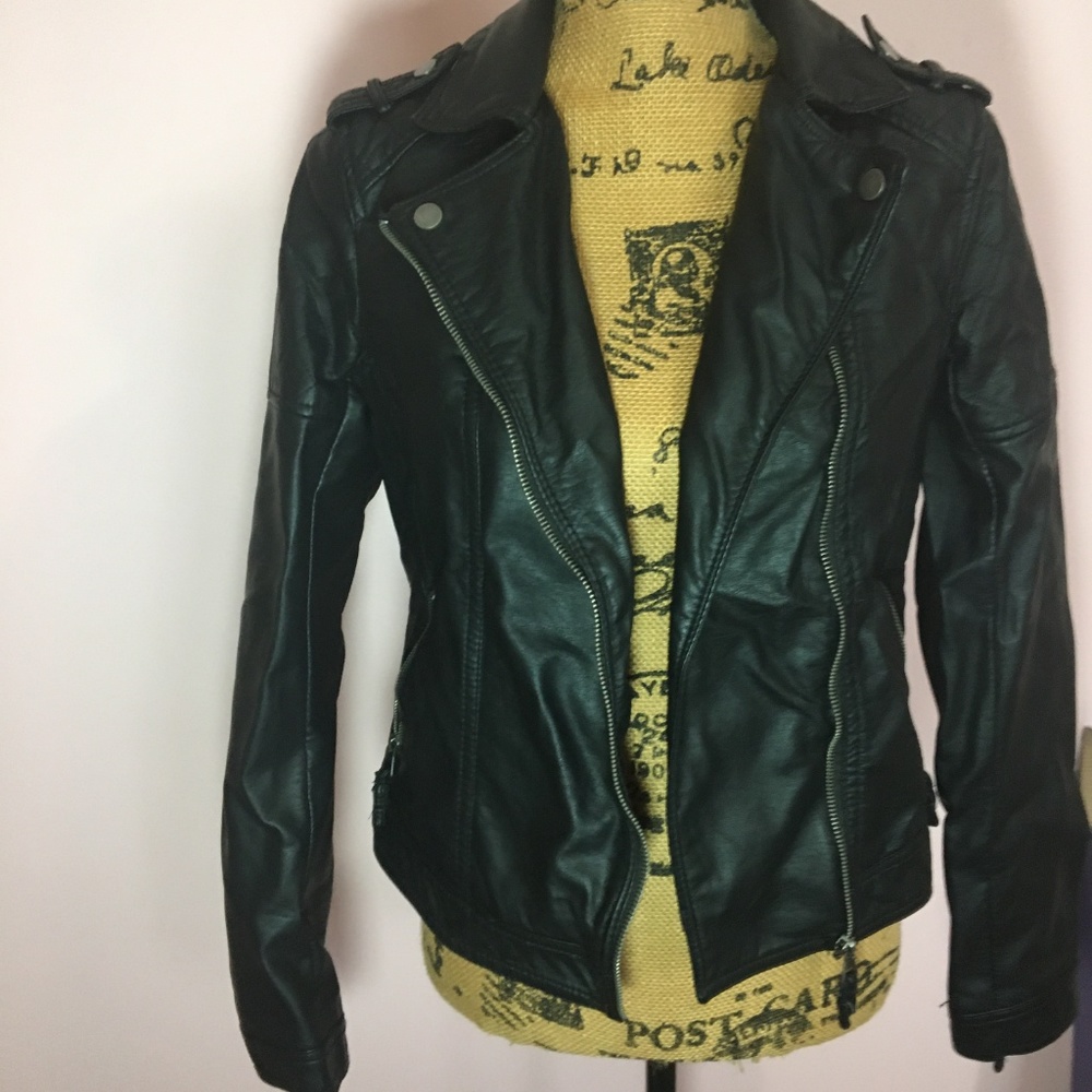 leather jacket - Picture 2 of 6